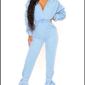BEAUTIFUL/ CLASSY DENIM JUMPSUIT BRAND NEW 💕